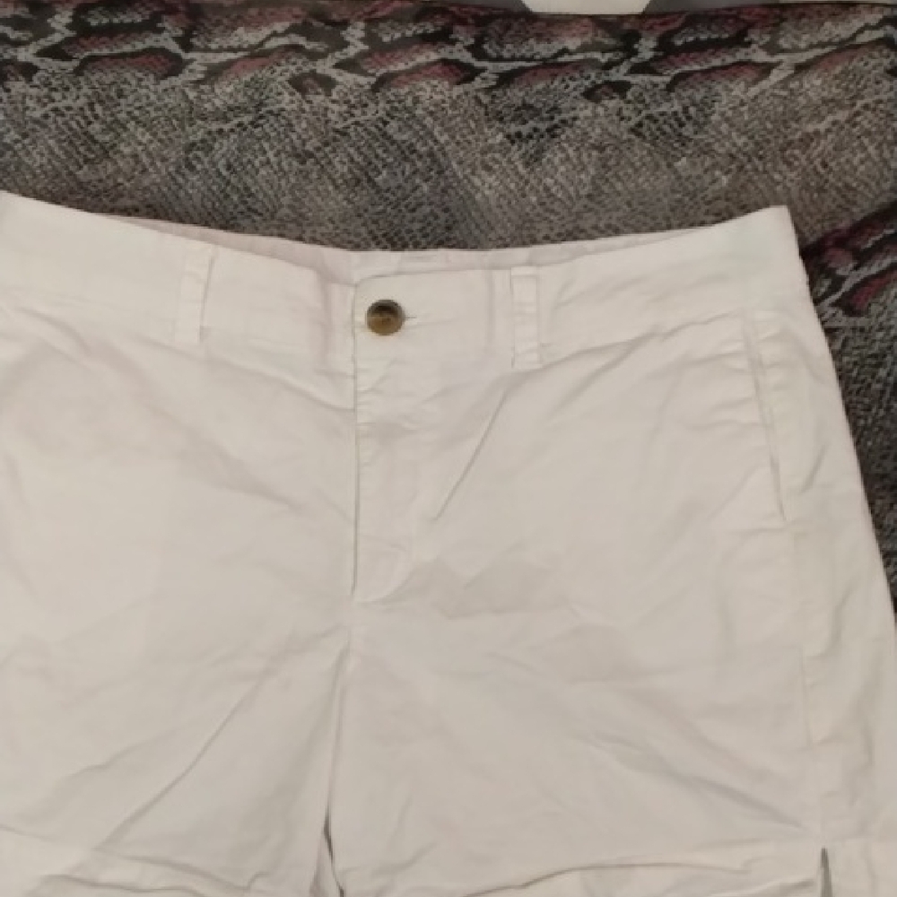 Old Navy White Bermuda Shorts Versatile Cotton Style